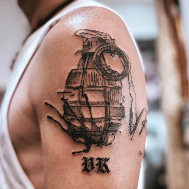 台中刺青圖案:手榴彈刺青