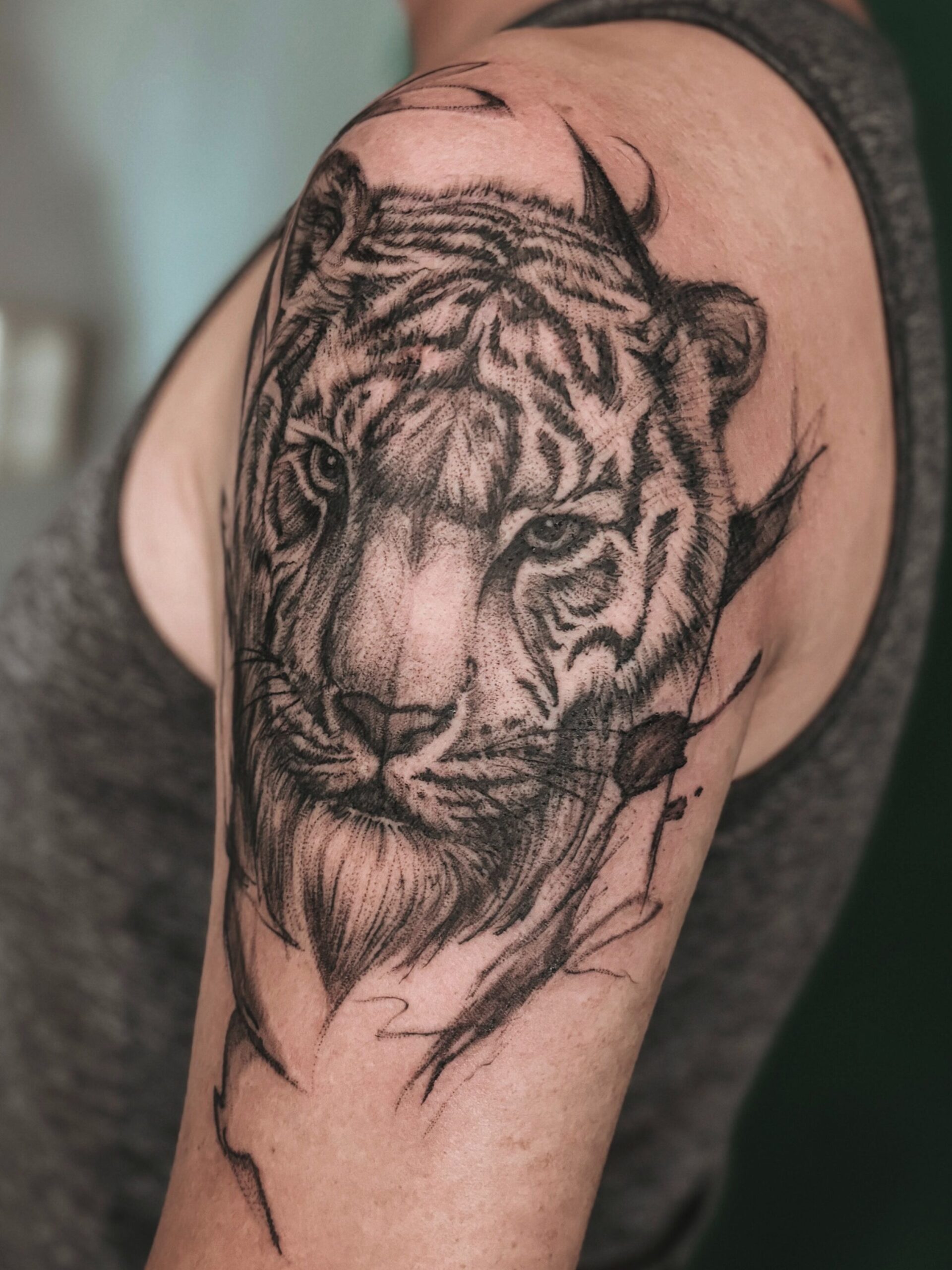 台中刺青圖案：老虎刺青、素描刺青