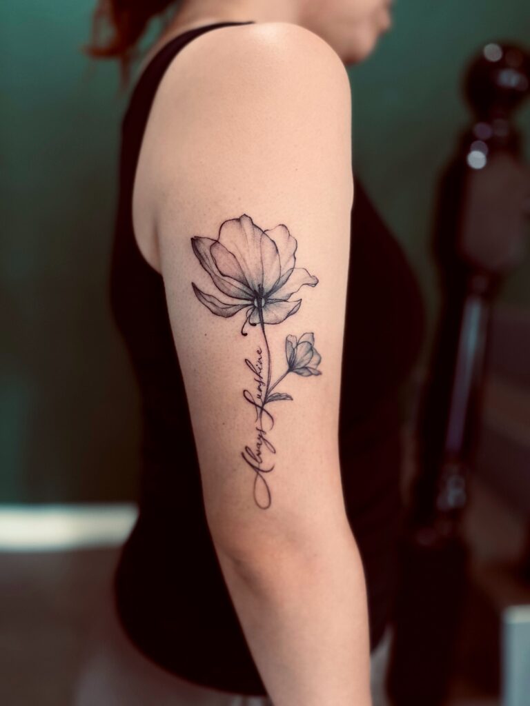 透明花刺青 台中花卉刺青設計